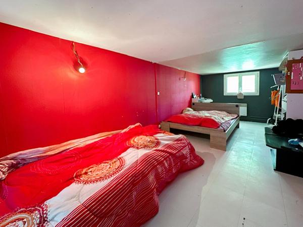 Maison face à la forêt - GROS POTENTIEL BÂTI