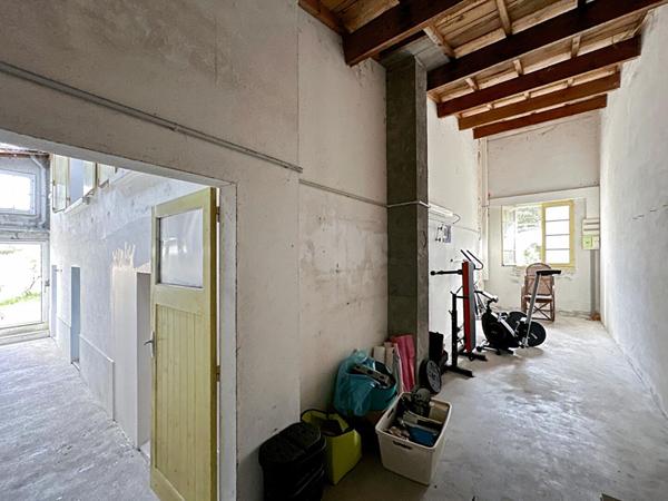 Maison face à la forêt - GROS POTENTIEL BÂTI