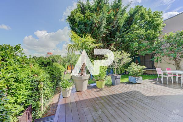 Maison Rueil Malmaison 5 pièce(s) 126 m2 1 040 000 € **  - Référence  19896