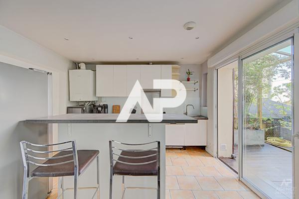 Maison Rueil Malmaison 5 pièce(s) 126 m2 1 040 000 € **  - Référence  19896