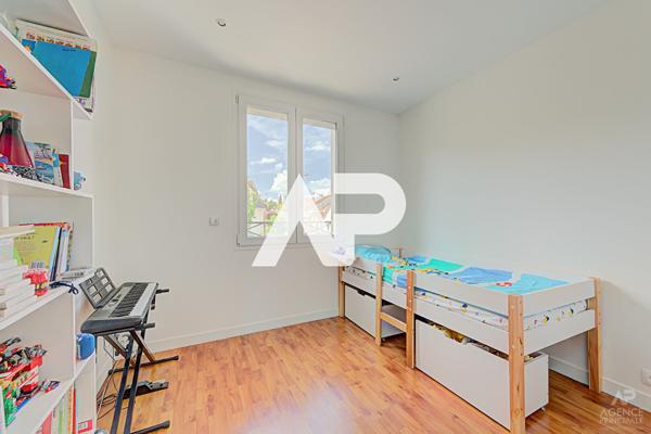 Maison Rueil Malmaison 5 pièce(s) 126 m2 1 040 000 € **  - Référence  19896