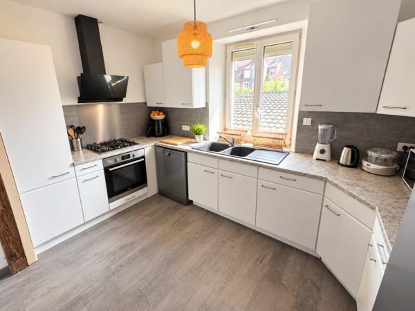 GUEBWILLER – Duplex rénové 54,59 m² avec extérieur, cave et stationnements