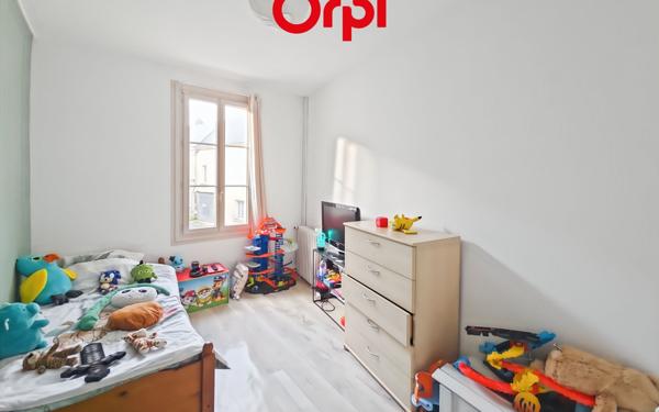 Maison à vendre    5 pièces • 136,58 m2 Saint-Germain-de-la-Coudre