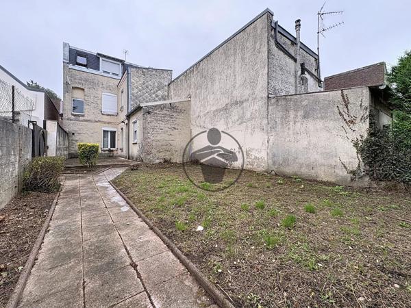 Location                                                      Appartement
                        
                     3 pièces                      60 m2                     à Saint-Quentin