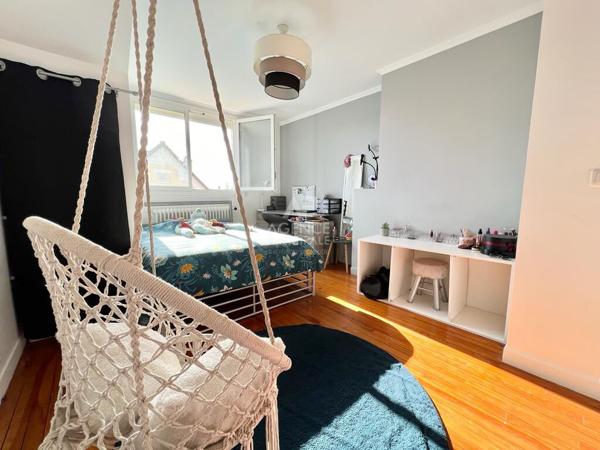 Maison Houilles 8 pièce(s) 130 m2 699 000 € **  - Référence  641