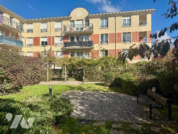 La Clef de Saint-Pierre, magnifique F4 de 81,70 m² situé au 3ème et dernier étage avec ascenseur.