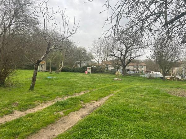 Vente Terrain 622 m2 à Civaux