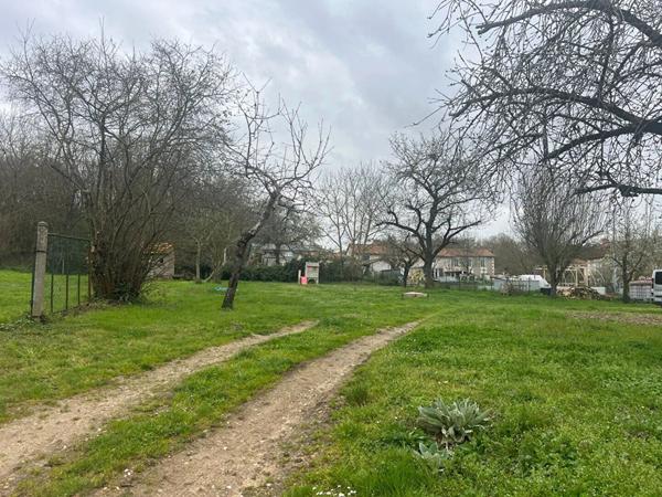 Vente Terrain 622 m2 à Civaux