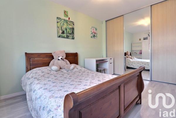 Maison traditionnelle 7 pièces de 130 m² à Gretz-Armainvilliers (77220)