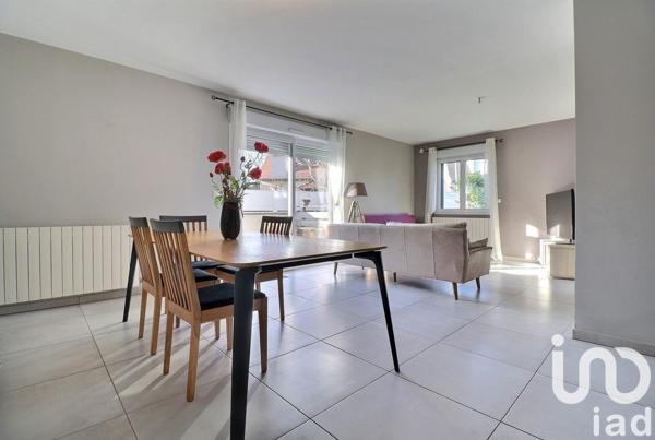 Maison traditionnelle 7 pièces de 130 m² à Gretz-Armainvilliers (77220)