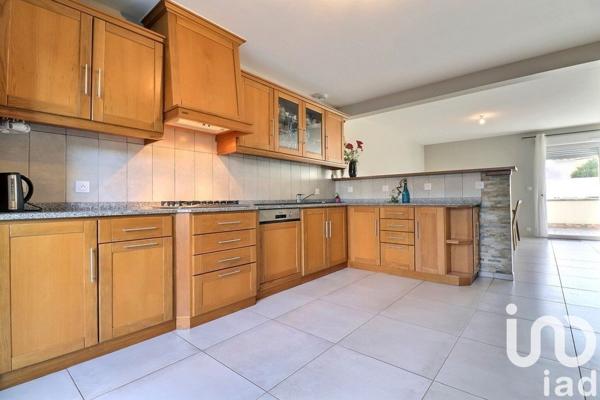 Maison traditionnelle 7 pièces de 130 m² à Gretz-Armainvilliers (77220)