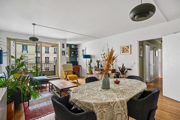 Appartement
         3 pièces
        - 70 m² 870 000 € *