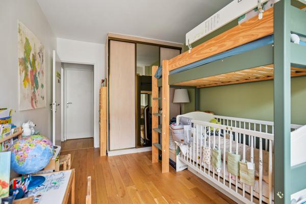Appartement
         3 pièces
        - 70 m² 870 000 € *