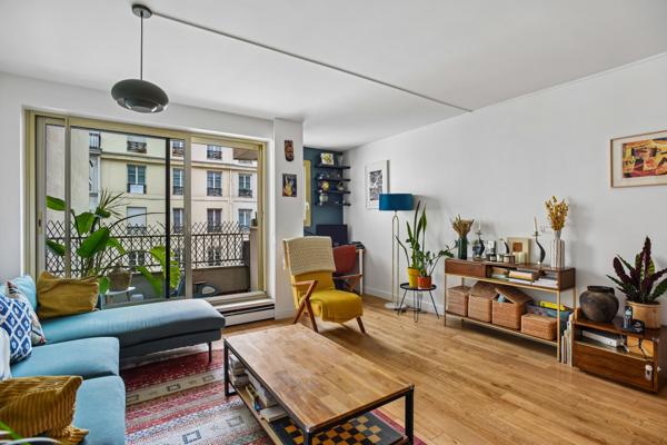 Appartement
         3 pièces
        - 70 m² 870 000 € *