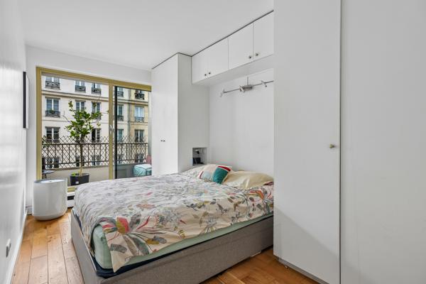 Appartement
         3 pièces
        - 70 m² 870 000 € *