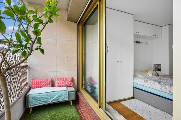 Appartement
         3 pièces
        - 70 m² 870 000 € *