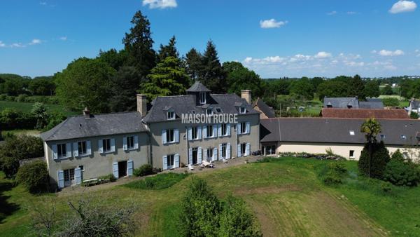 A vendre Manoir du 17ème de 425 m² environ plus 400 m² ( 5 logements indépendants) sur 11 hectares