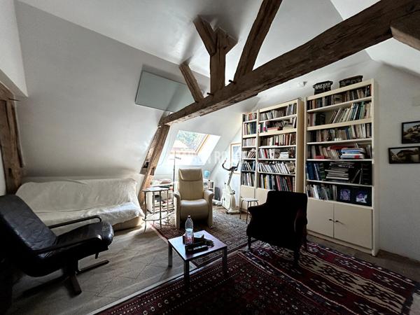 A vendre Manoir du 17ème de 425 m² environ plus 400 m² ( 5 logements indépendants) sur 11 hectares