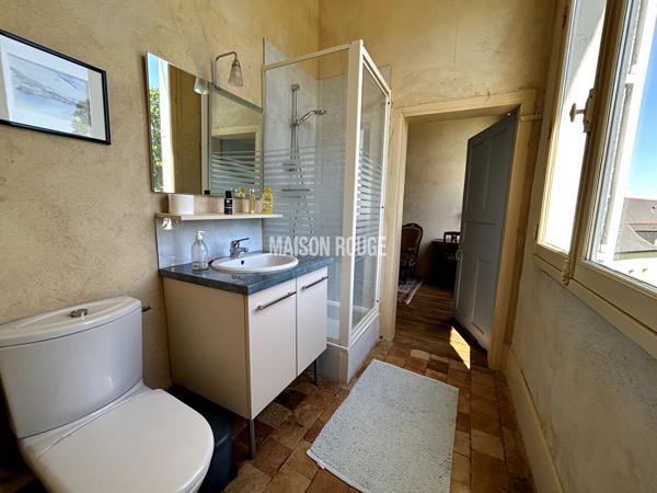 A vendre Manoir du 17ème de 425 m² environ plus 400 m² ( 5 logements indépendants) sur 11 hectares