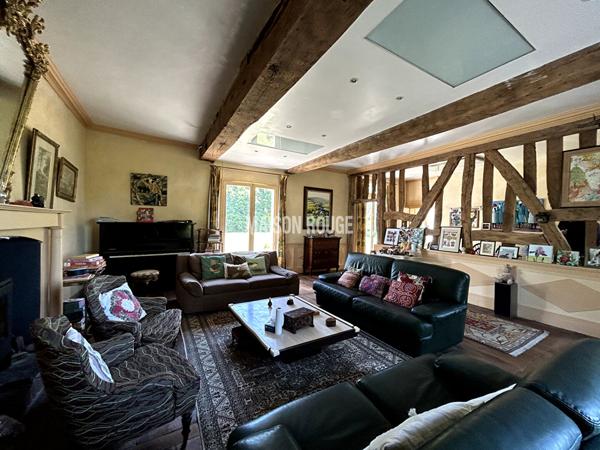 A vendre Manoir du 17ème de 425 m² environ plus 400 m² ( 5 logements indépendants) sur 11 hectares
