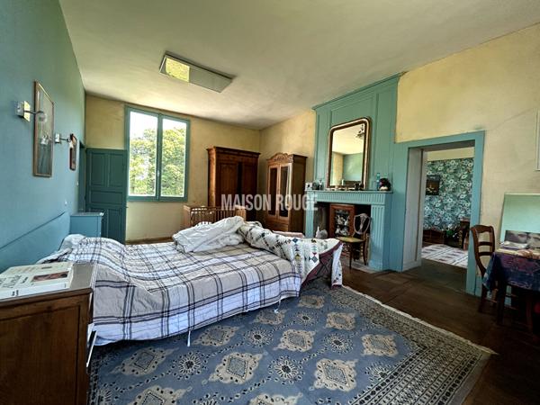A vendre Manoir du 17ème de 425 m² environ plus 400 m² ( 5 logements indépendants) sur 11 hectares