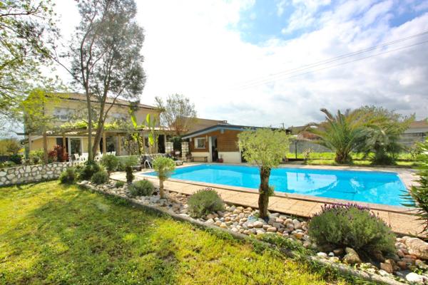 Maison à vendre 9 pièces LA LANDE DE FRONSAC (33)