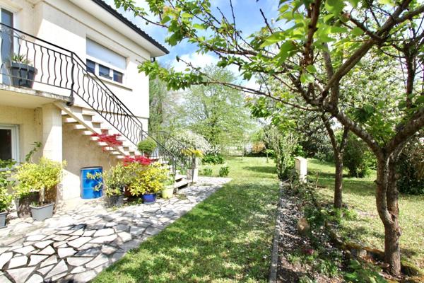 Maison à vendre 9 pièces LA LANDE DE FRONSAC (33)