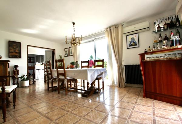 Maison à vendre 9 pièces LA LANDE DE FRONSAC (33)