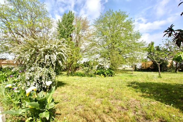 Maison à vendre 9 pièces LA LANDE DE FRONSAC (33)