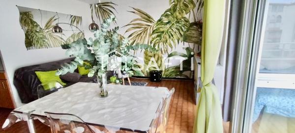 Appartement T3 avec terrasse, vue port