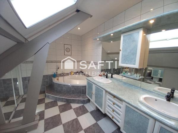 MAISON DE 173 M² SUR UN TERRAIN DE 1800 M²