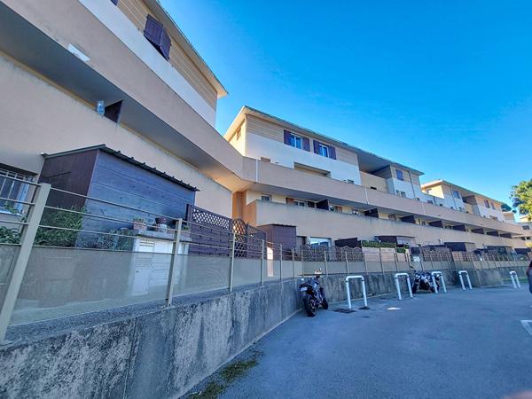 INVESTISSEMENT LOCATIF Appt duplex - T4 - 3 chambres - 84 m² - Résidence avec piscine - Plan-de-Cuques (13380)