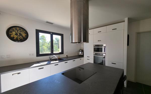 Maison à vendre    5 pièces •  Baix