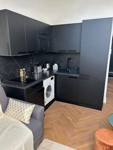 Vente                                                      Studio
                        
                     1 pièces                      16 m2                     à Nice
