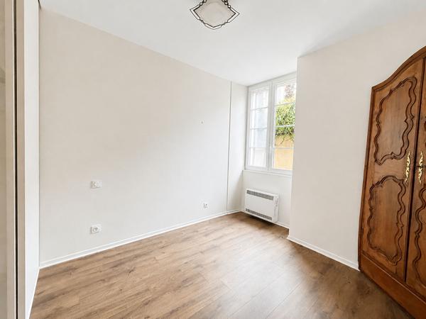 47300 VILLENEUVE SUR LOT Appartement rénové avec vue imprenable sur le Lot . Coeur de Villeneuve-sur-Lot
