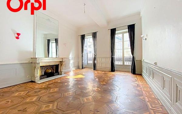Appartement à vendre    3 pièces • 90 m2 Lyon 1