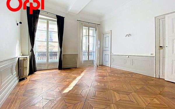 Appartement à vendre    3 pièces • 90 m2 Lyon 1