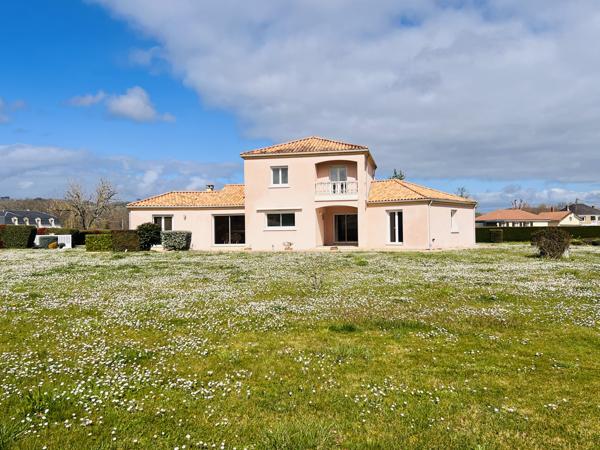 Maison 7 pièces - 181 m² Exclusivité efficity