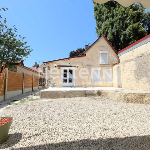 CHAUMONT EN VEXIN Maison de 75 m² avec dépendance attenante et communicante de 50 m² au sol (+ combles aménageables) sur 1500 m² de terrain