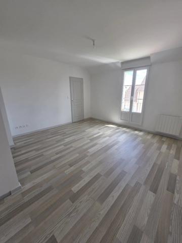 Location                                                      Maison
                        
                     5 pièces                      137 m2                     à Fontaine-la-Guyon