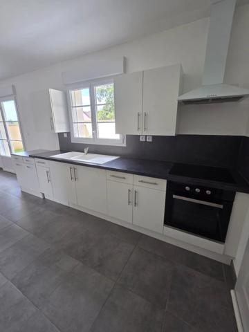 Location                                                      Maison
                        
                     5 pièces                      137 m2                     à Fontaine-la-Guyon
