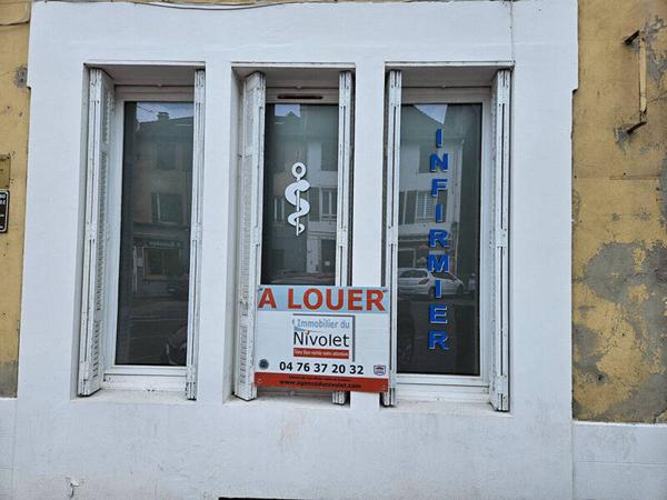 Location Bureau / local professionnel Le Pont-de-Beauvoisin 38480 à la location