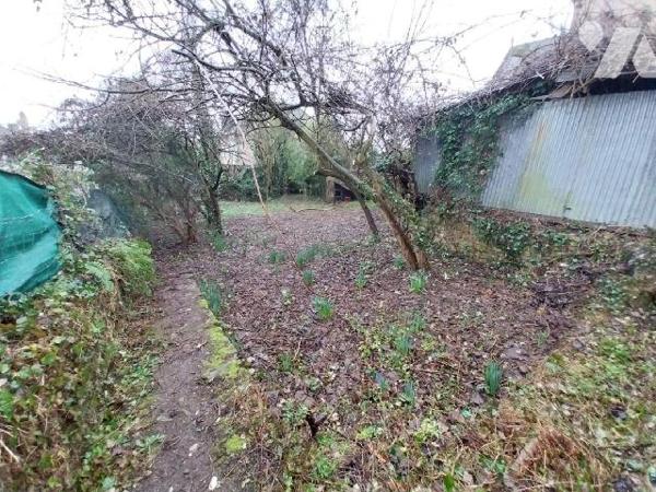 VAL COUESNON, Terrain de loisirs - TREMBLAY

Jardin en plein bourg, d'une surface de 364 m², 

...