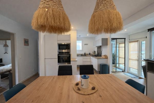 Arcachon, Ville de Printemps Maison de charme rénovée avec soin vaste terrasse et garage