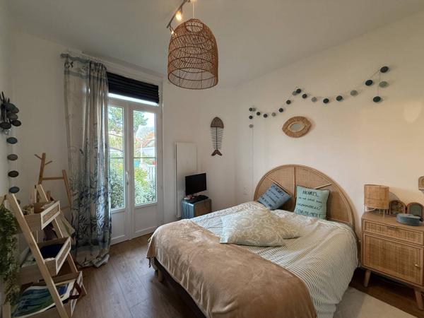 Arcachon, Ville de Printemps Maison de charme rénovée avec soin vaste terrasse et garage