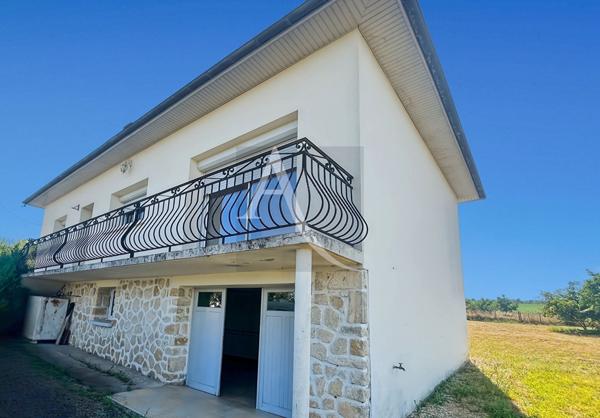 Charmante maison rénovée avec sous sol complet 3 chambres terrain clos