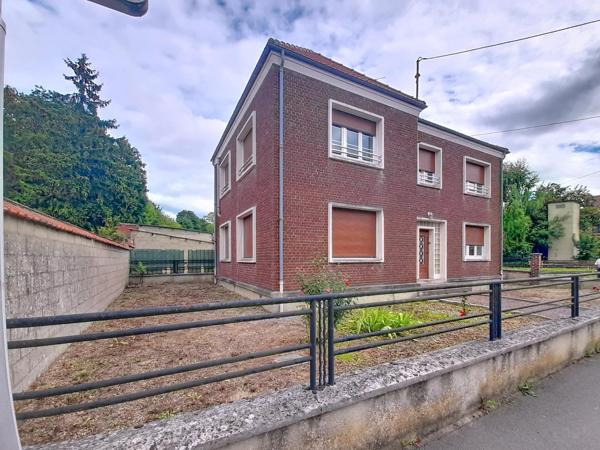 Maison individuelle 8 pièces  146 m² Axe St. Quentin Laon  et à 3min  Autoroute A26