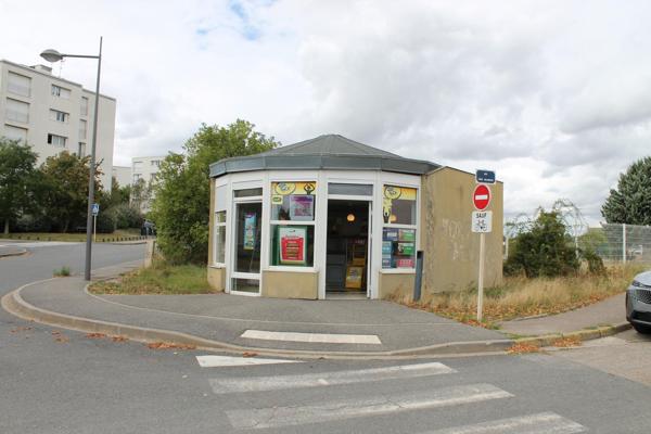 kiosque FDJ et PMU et depot de pains et BONBONS