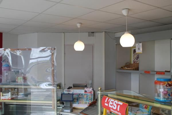 kiosque FDJ et PMU et depot de pains et BONBONS