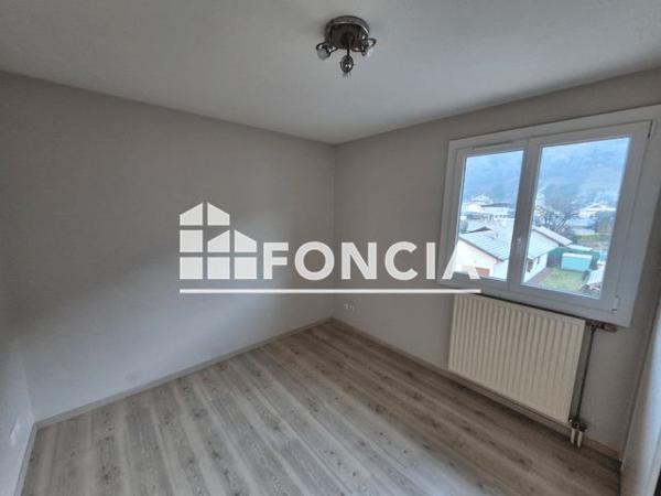 Location Appartement 4 pièces 77.9 m² - 2 RUE IONESCO Villard-bonnot 38190